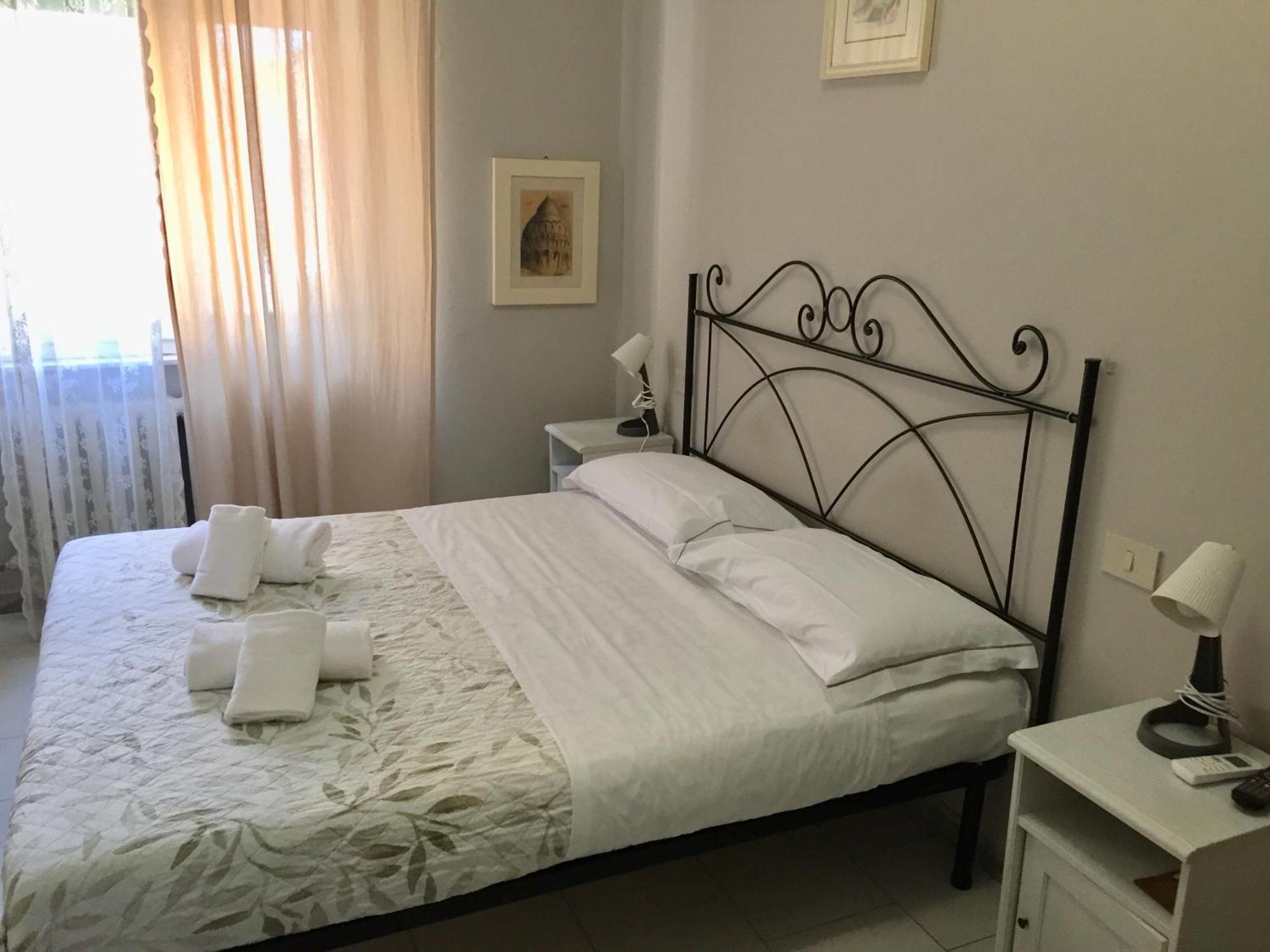6 Keys Bed & Breakfast Pisa Exterior photo
