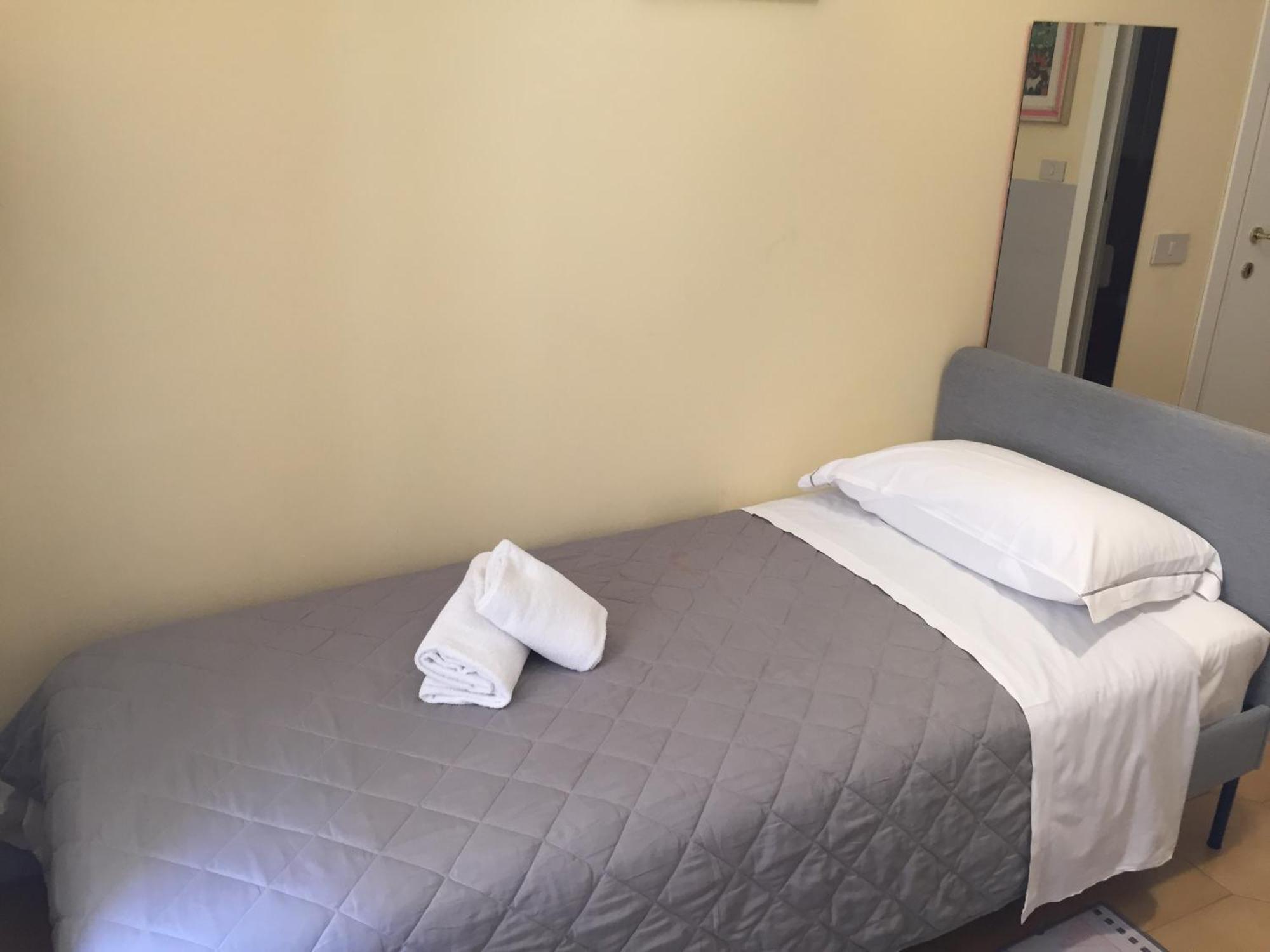 6 Keys Bed & Breakfast Pisa Exterior photo
