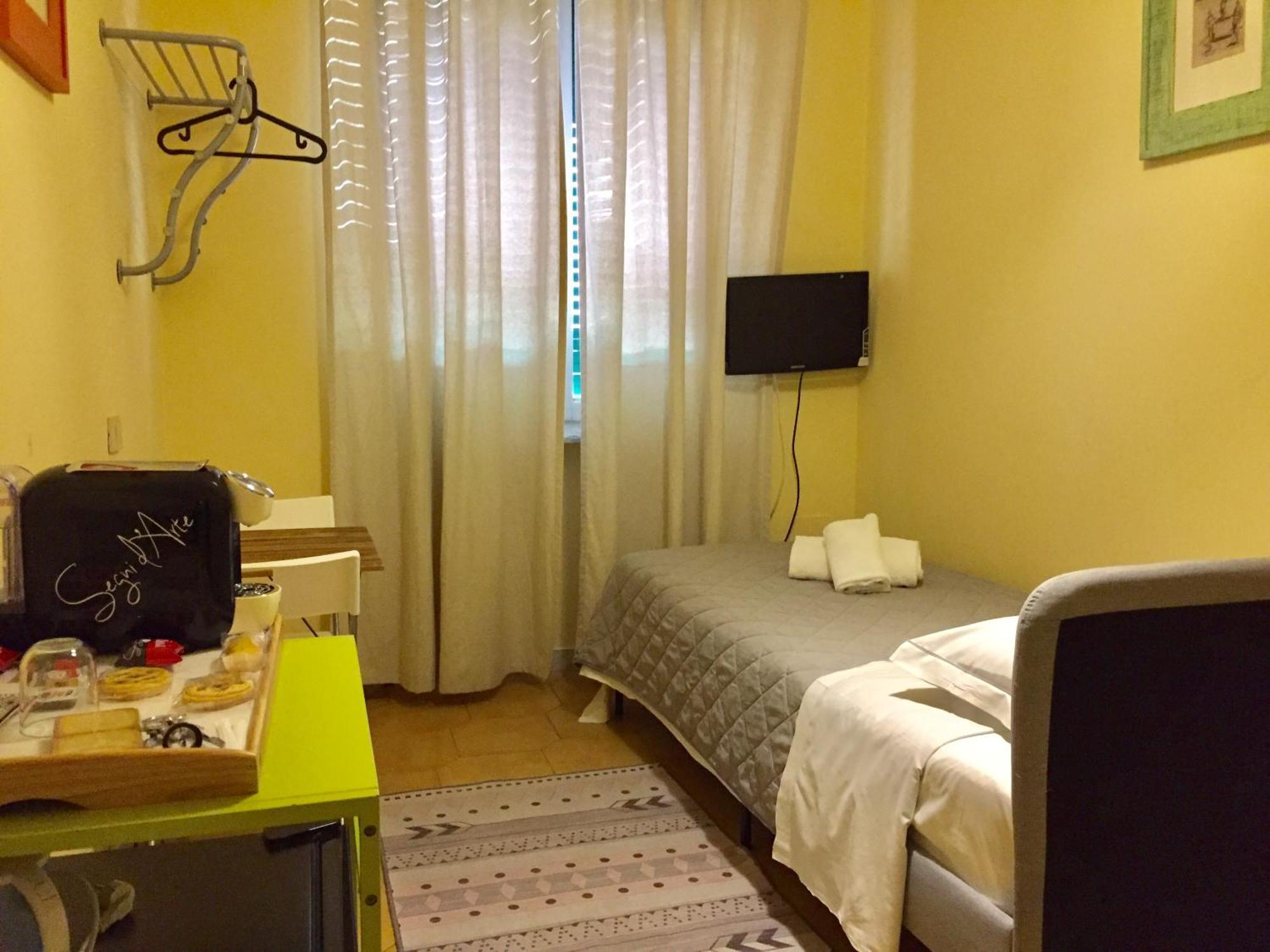 6 Keys Bed & Breakfast Pisa Exterior photo